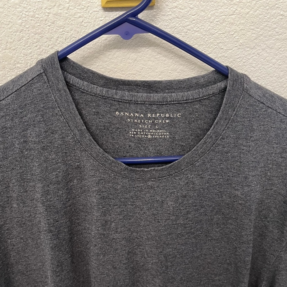 Men’s T Shirt - Banana Republic, Large Gray